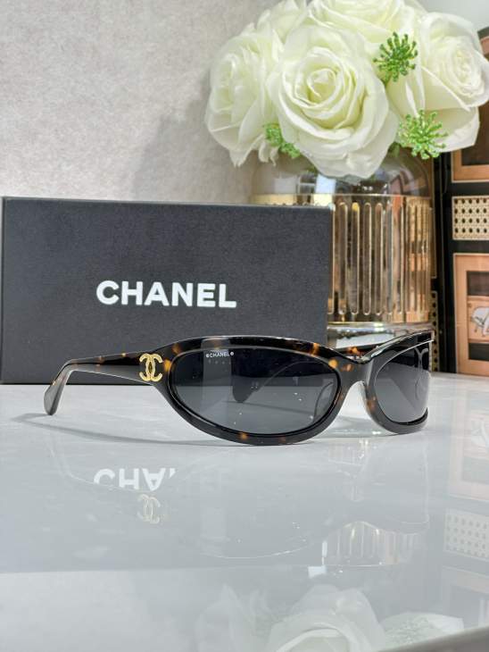 Picture of Chanel Sunglasses _SKUfw77894810fw